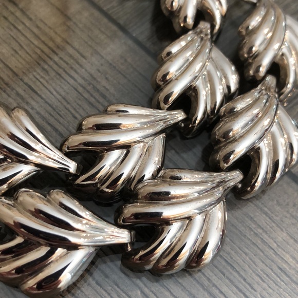 Vintage Silvertone Statement Necklace Leave or Shell Shapes - Picture 7 of 14